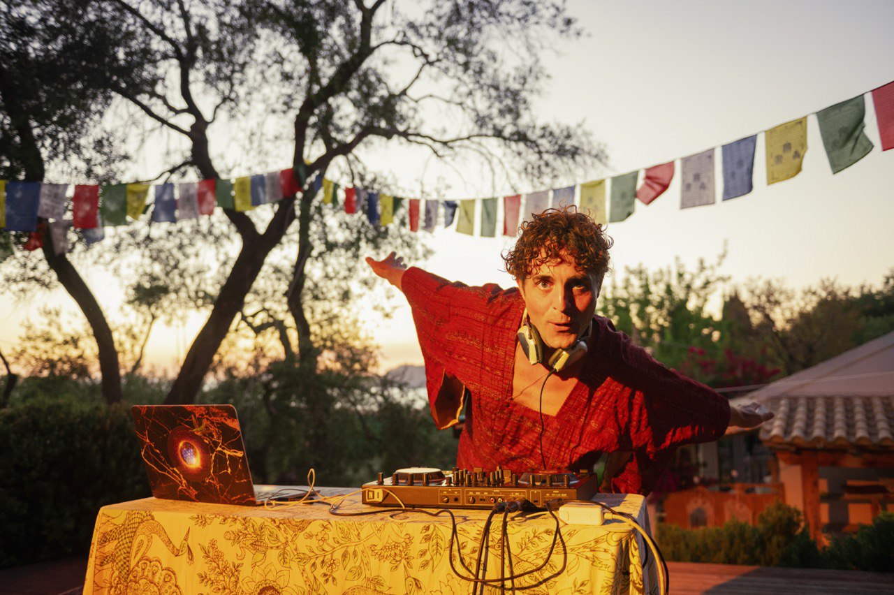 Lez’Art Festival avec une musique vibrante et immersive.