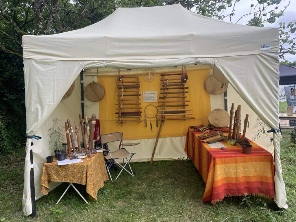 Flûtes et tambours chamaniques artisanaux – Fabrication traditionnelle - Ecstatic Fest Lez'Arts 2026