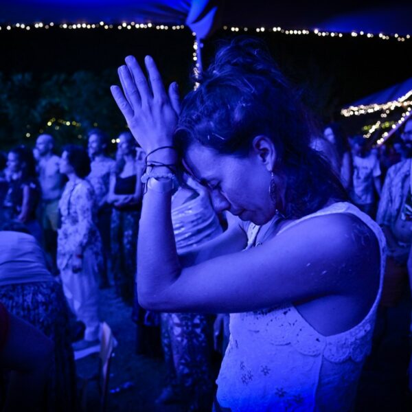 Danse libre au festival Ecstatic Dance Lez’Arts en France