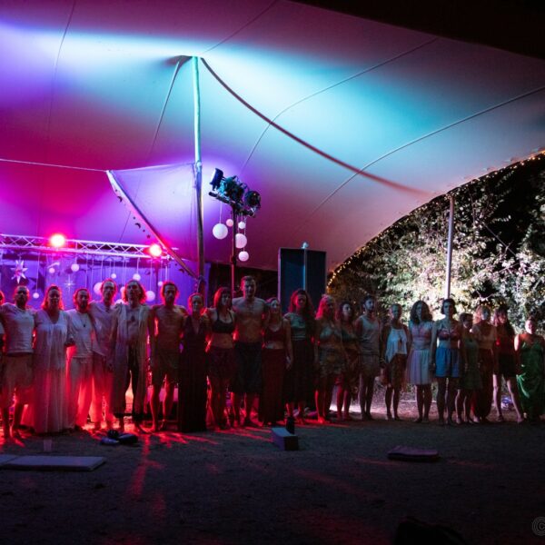 Danse libre au festival Ecstatic Dance Lez’Arts en France