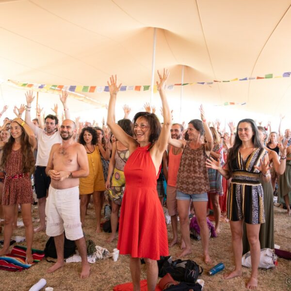 Danse libre au festival Ecstatic Dance Lez’Arts en France