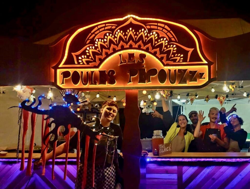 Les Poules Pépouzzz – stand street-food festif et végane